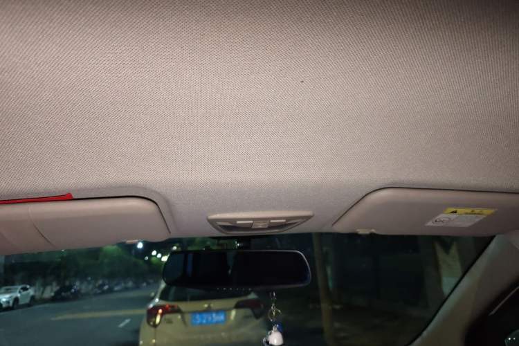 Used Baojun 730 2019 1.5T CVT Fashion Model 7 Seats China VI Emission Standard Headliner
