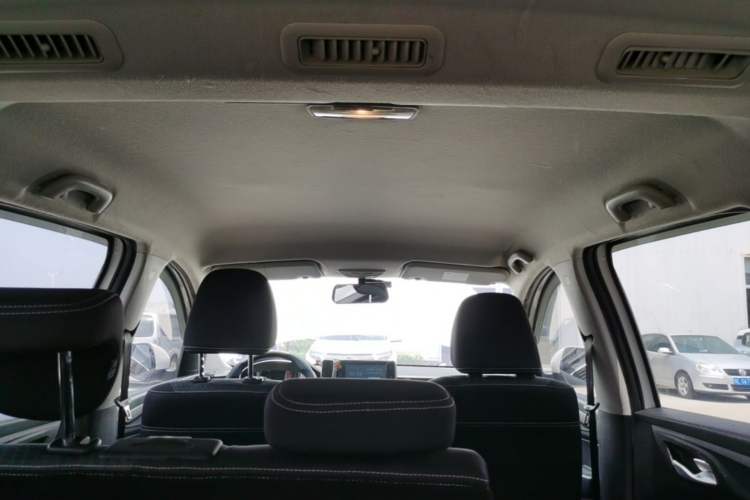 Used Baojun 730 2019 1.5T CVT Fashion Model 7 Seats China V Emission Standard Headliner