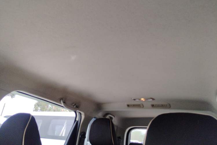 Used Baojun 730 2019 1.5T Manual Fashion Model 7-seater National V Headliner