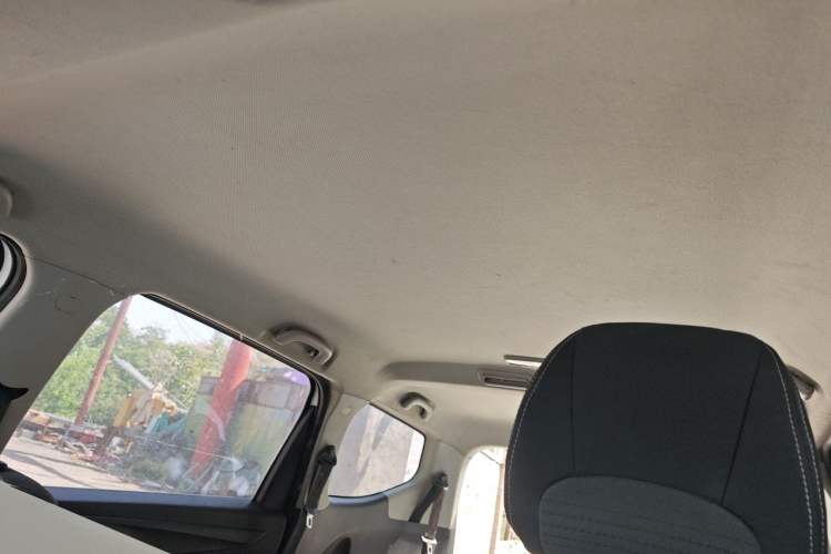 Used Baojun 730 2019 1.5T Manual Fashion Model 7-seater National V Headliner