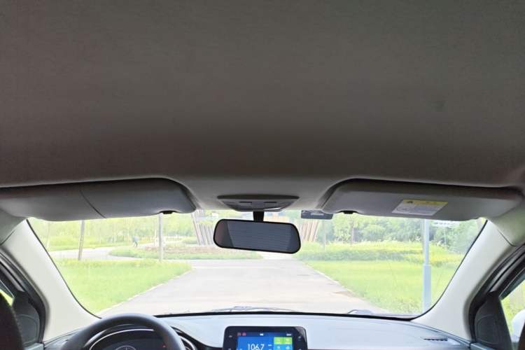 Used Baojun 730 2019 1.5L Manual Fashion Model 7-seater China VI Headliner