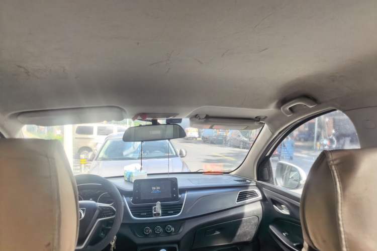 Used Baojun 730 2019 1.5L Manual Fashion Model 7-seater National V Headliner