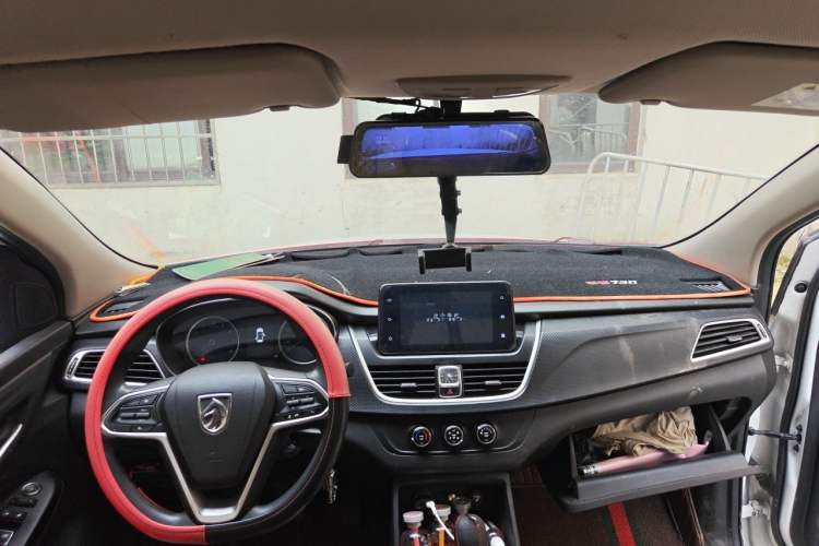 Used Baojun 730 2019 1.5T Manual Fashion Model 7-seater China VI Headliner