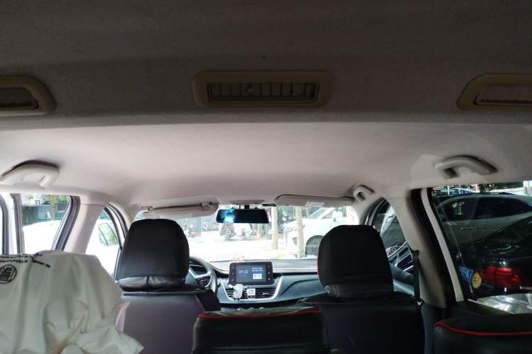 Used Baojun 730 2019 1.5T Manual Fashion Model 7-seater National V Headliner