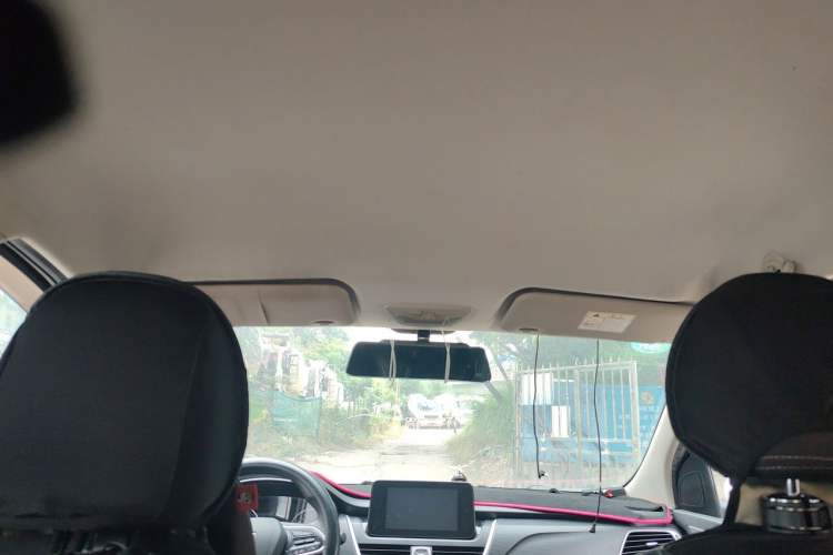 Used Baojun 730 2019 1.5L Manual Fashion Model 7-seater National V Headliner