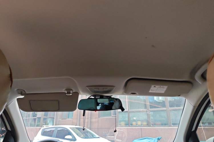 Used Baojun 730 2019 1.5L Manual Fashion Model 7-seater China VI Headliner