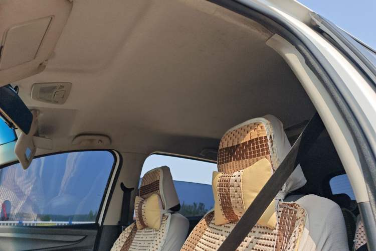 Used Baojun 730 2019 1.5L Manual Fashion Model 7-seater China VI Headliner
