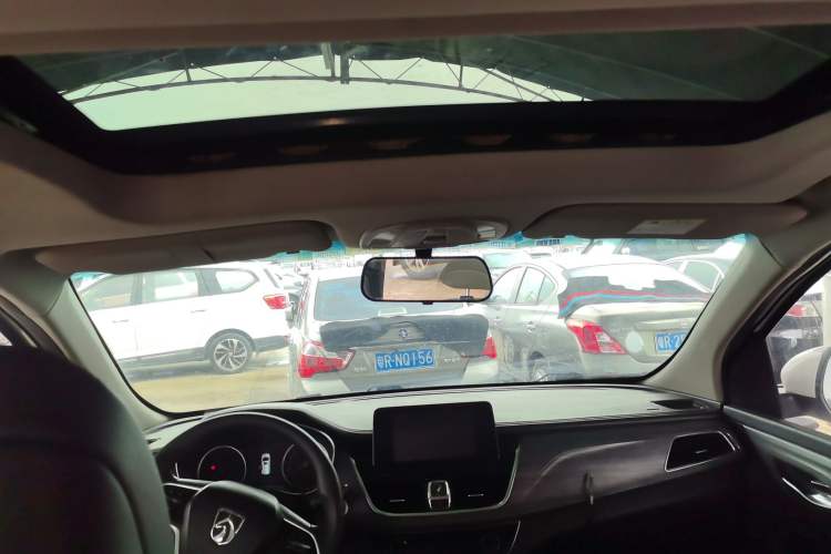 Used Baojun 730 2019 1.5T CVT Flagship Model 7 Seats China VI Emission Standard Headliner