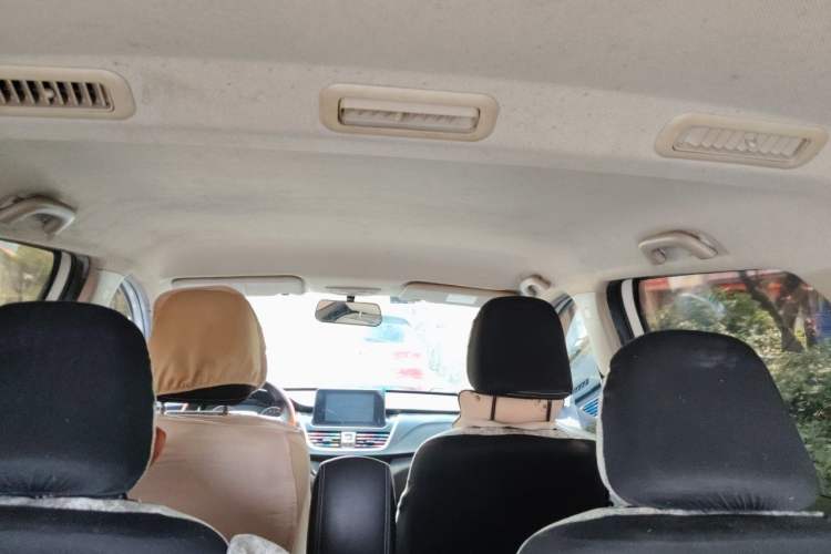 Used Baojun 730 2019 1.5L Manual Fashion Model 7-seater National V Headliner