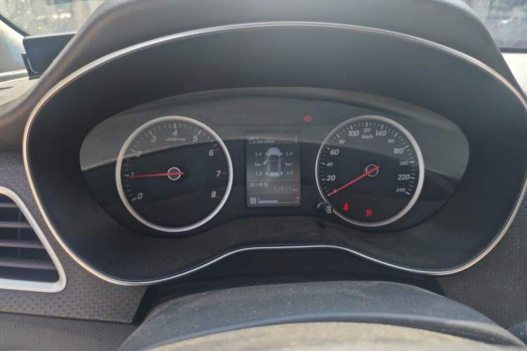Used Baojun 730 2019 1.5L Manual Fashion Model 7-seater National V Instrument Cluster