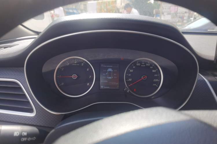 Used Baojun 730 2019 1.5L Manual Fashion Model 7-seater National V Instrument Cluster