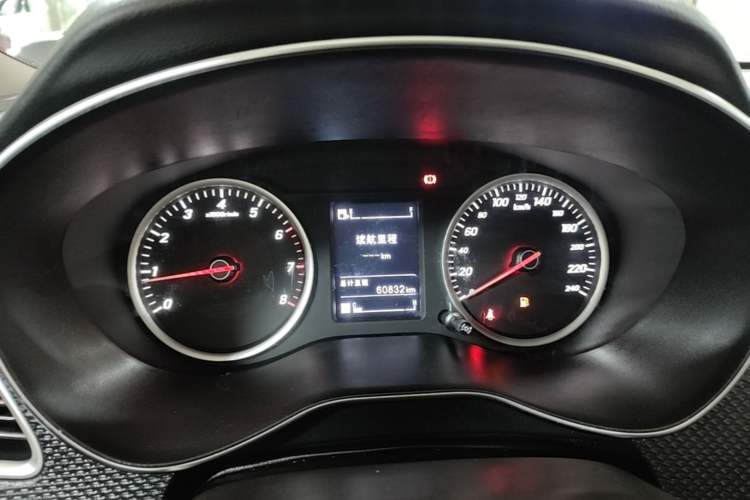 Used Baojun 730 2019 1.5T Manual Fashion Model 7-seater National V Instrument Cluster