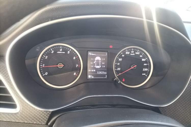 Used Baojun 730 2019 1.5L Manual Fashion Model 7-seater National V Instrument Cluster