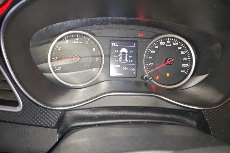 Used Baojun 730 2019 1.5T Manual Fashion Model 7-seater National V Instrument Cluster