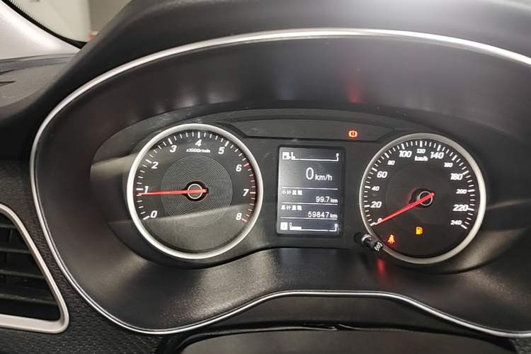 Used Baojun 730 2019 1.5L Manual Fashion Model 7-seater National V Instrument Cluster