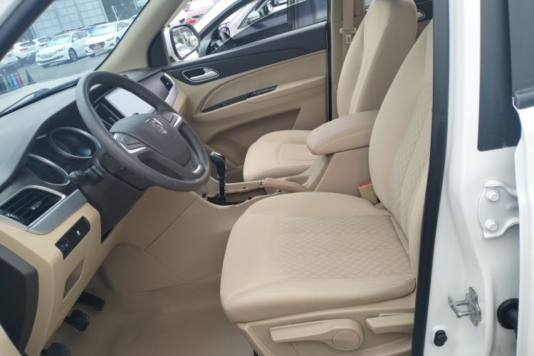 Used Baojun 730 2019 1.5L Manual Value Edition 7 Seats China VI Emission Standard Interior 1