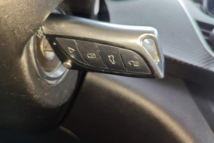 Used Baojun 730 2019 1.5T CVT Fashion Model 7 Seats China VI Emission Standard Interior 1