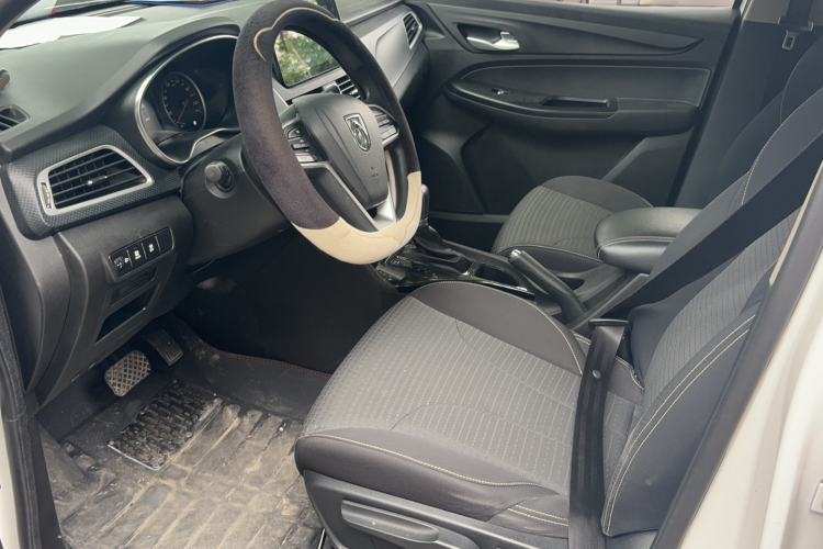Used Baojun 730 2019 1.5T CVT Fashion Model 7 Seats China VI Emission Standard Interior 1