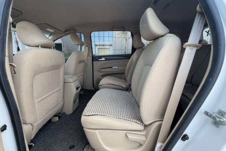 Used Baojun 730 2019 1.5L Manual Value Edition 7 Seats China VI Emission Standard Interior 2
