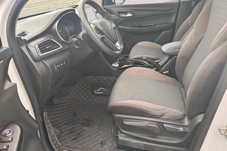 Used Baojun 730 2019 1.5T CVT Fashion Model 7 Seats China VI Emission Standard Interior 2