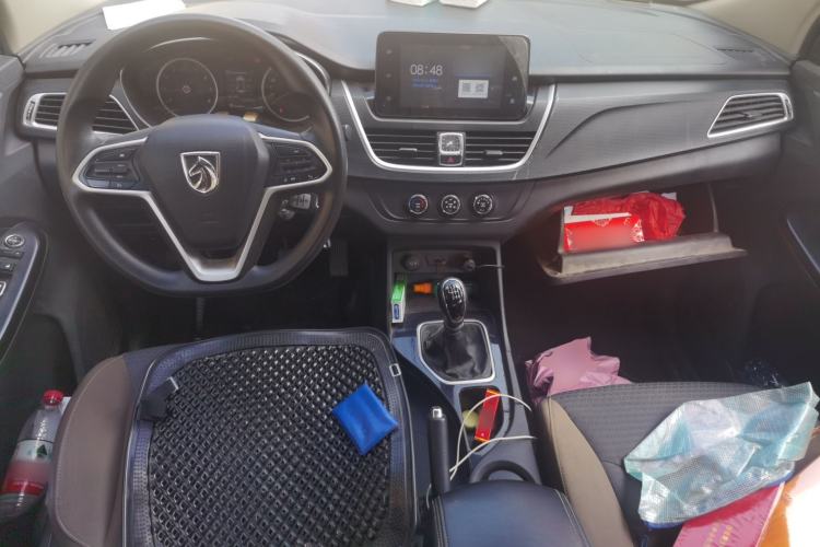 Used Baojun 730 2019 1.5L Manual Fashion Model 7-seater China VI Interior 2