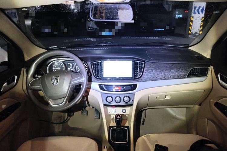 Used Baojun 730 2019 1.5L Manual Value Edition 7 Seats China VI Emission Standard Interior 2
