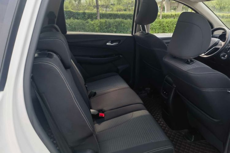Used Baojun 730 2019 1.5T CVT Fashion Model 7 Seats China VI Emission Standard Interior 2