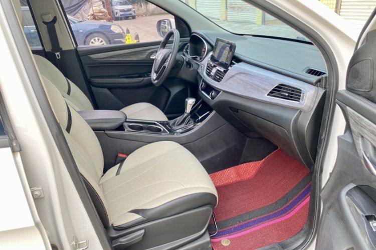 Used Baojun 730 2019 1.5T CVT Flagship Model 7 Seats China VI Emission Standard Interior 3