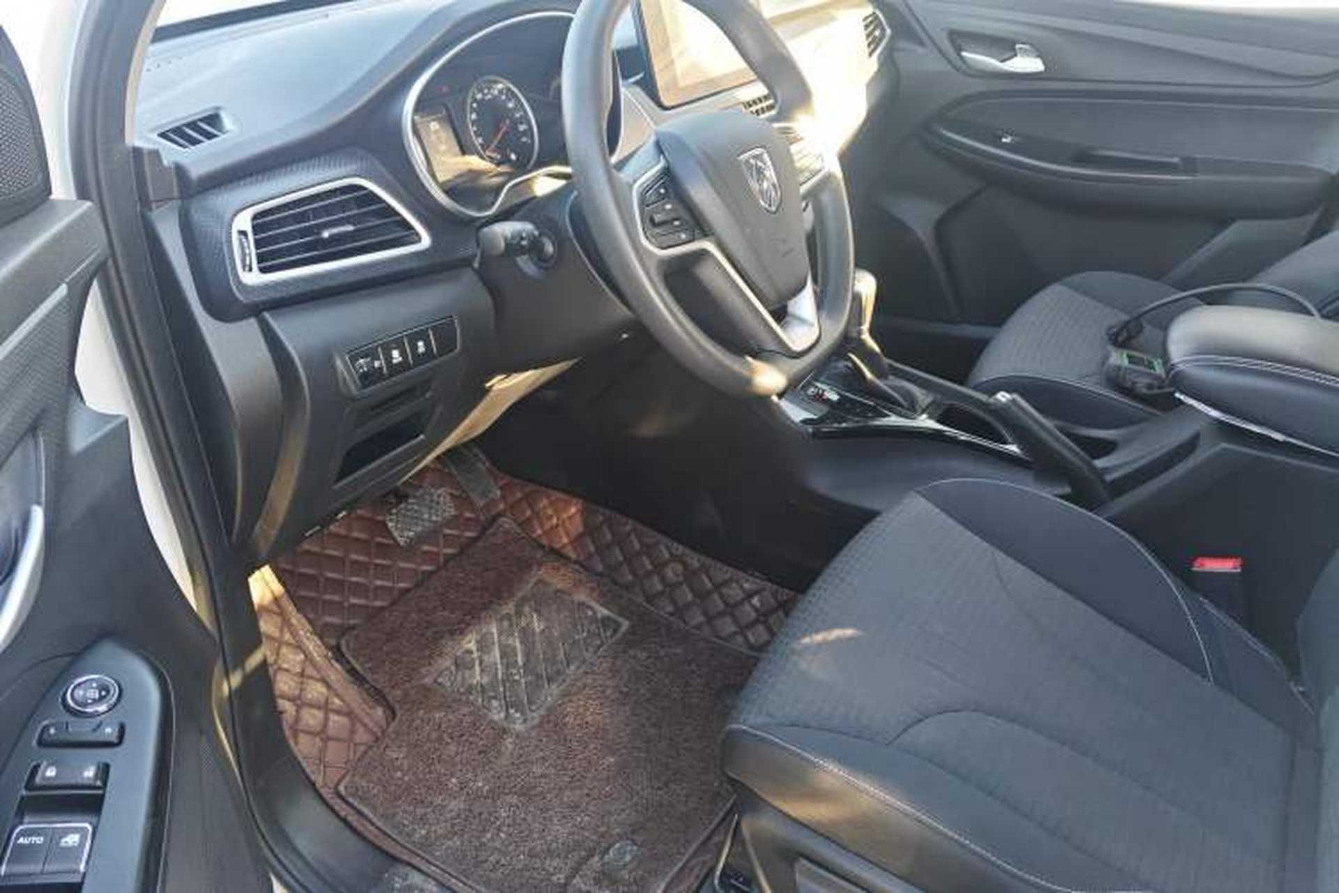 Used Baojun 730 2019 1.5T CVT Fashion Model 7 Seats China VI Emission Standard Interior 3