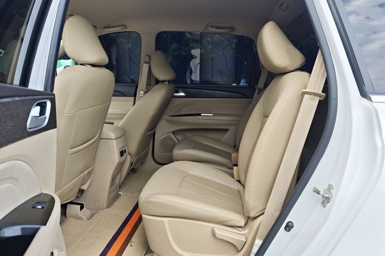 Used Baojun 730 2019 1.5L Manual Value Edition 7 Seats China VI Emission Standard Interior 3