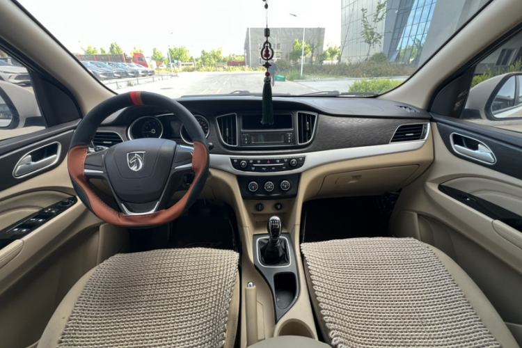 Used Baojun 730 2019 1.5L Manual Value Edition 7 Seats China VI Emission Standard Interior 3
