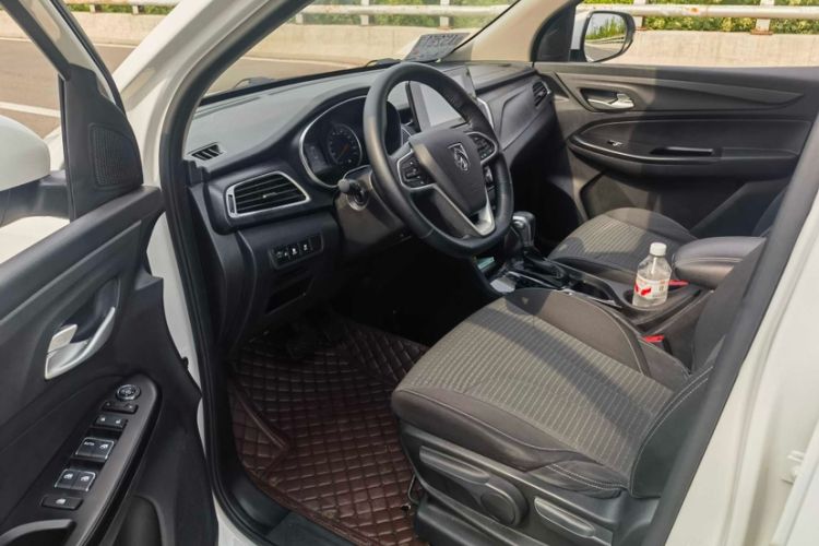 Used Baojun 730 2019 1.5T CVT Fashion Model 7 Seats China VI Emission Standard Interior 3