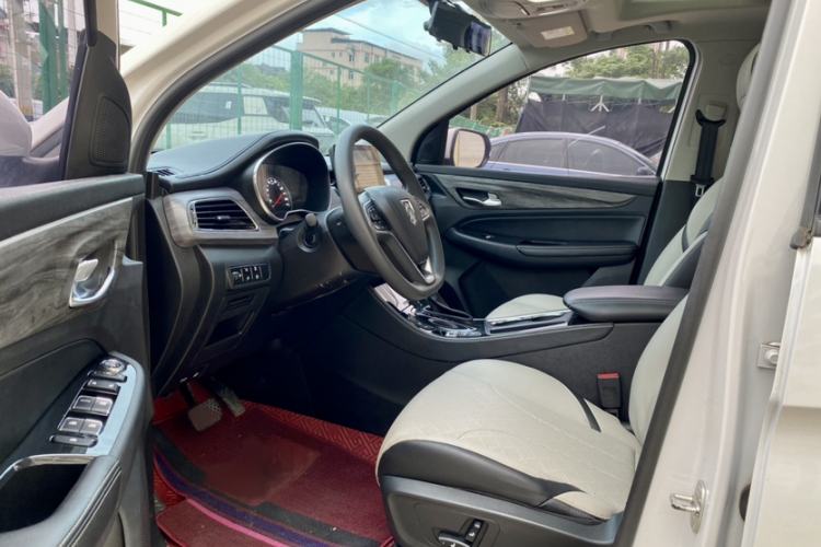 Used Baojun 730 2019 1.5T CVT Flagship Model 7 Seats China VI Emission Standard Interior 4