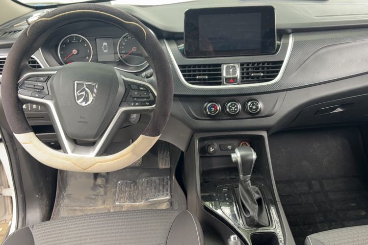 Used Baojun 730 2019 1.5T CVT Fashion Model 7 Seats China VI Emission Standard Interior 4