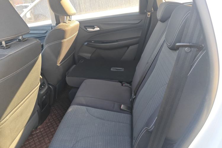 Used Baojun 730 2019 1.5T CVT Fashion Model 7 Seats China VI Emission Standard Interior 4