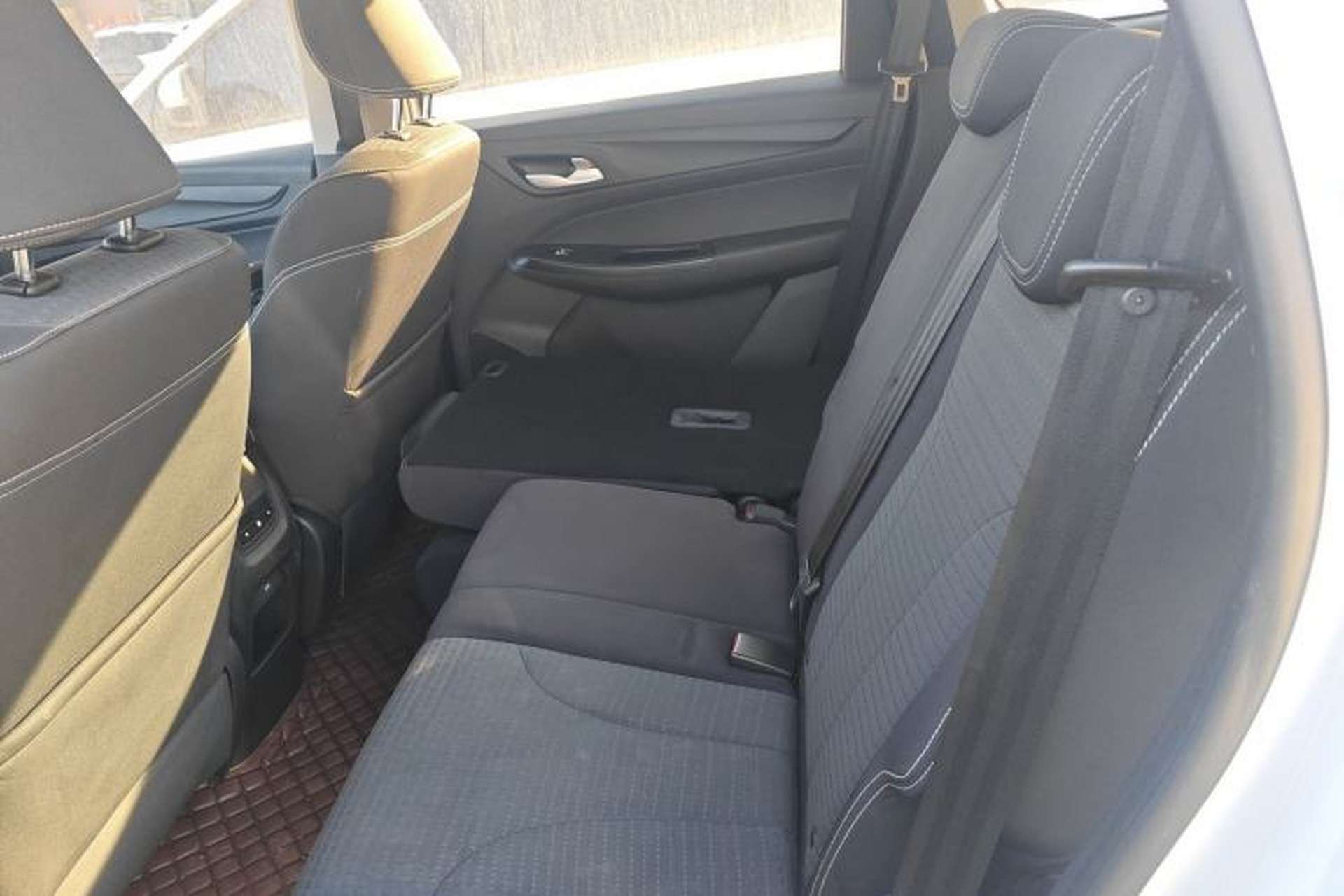 Used Baojun 730 2019 1.5T CVT Fashion Model 7 Seats China VI Emission Standard Interior 4
