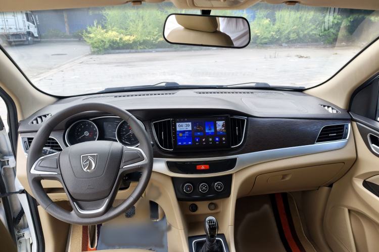 Used Baojun 730 2019 1.5L Manual Value Edition 7 Seats China VI Emission Standard Interior 4