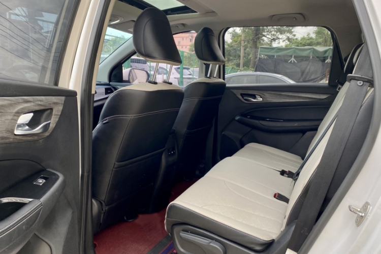 Used Baojun 730 2019 1.5T CVT Flagship Model 7 Seats China VI Emission Standard Interior 5