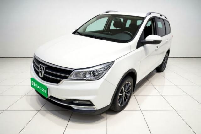 Używany Baojun 730 2019 1.5T Manual Fashion Model 7-seater China VI