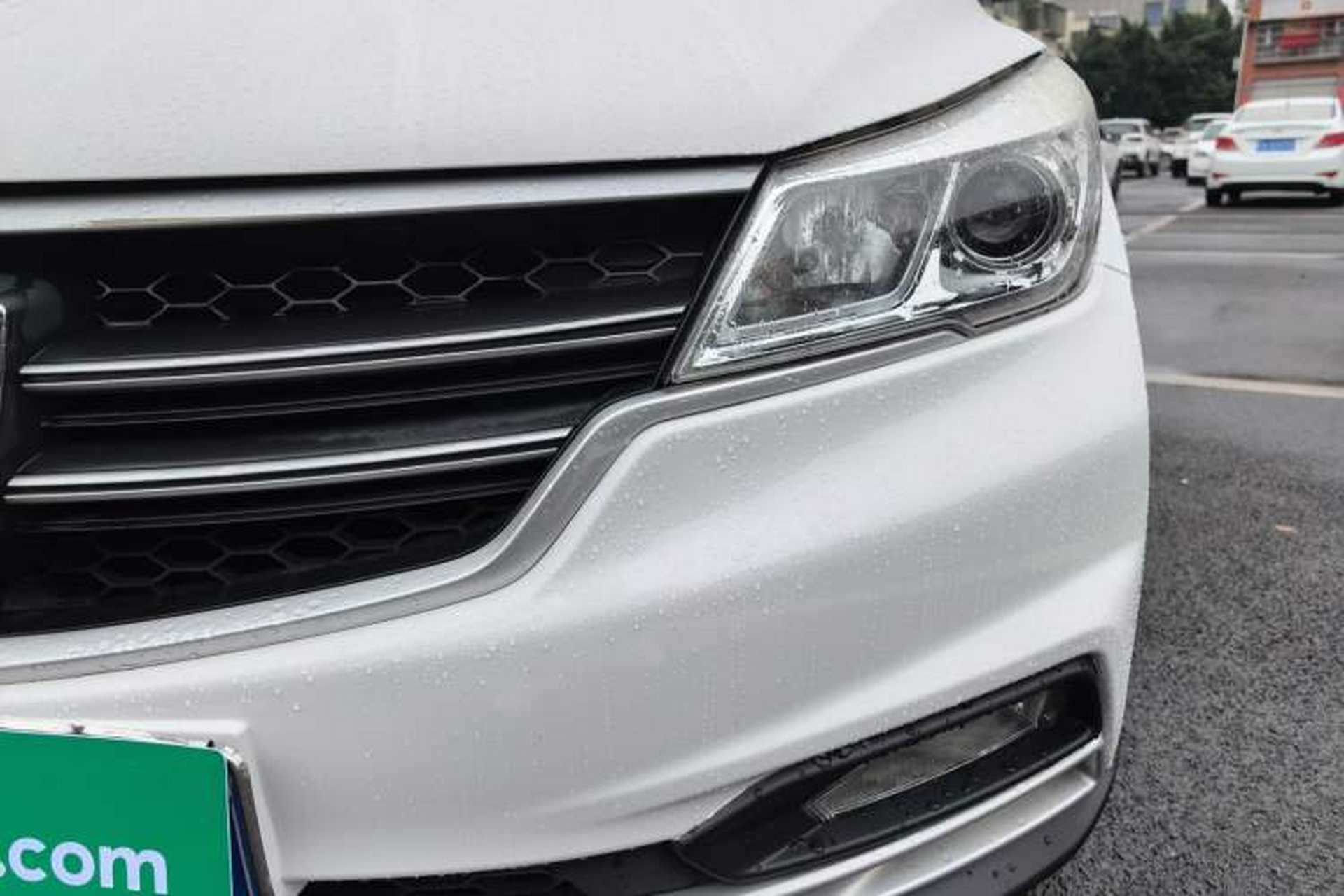 Used Baojun 730 2019 1.5T Manual Fashion Model 7-seater China VI Left Front Headlight