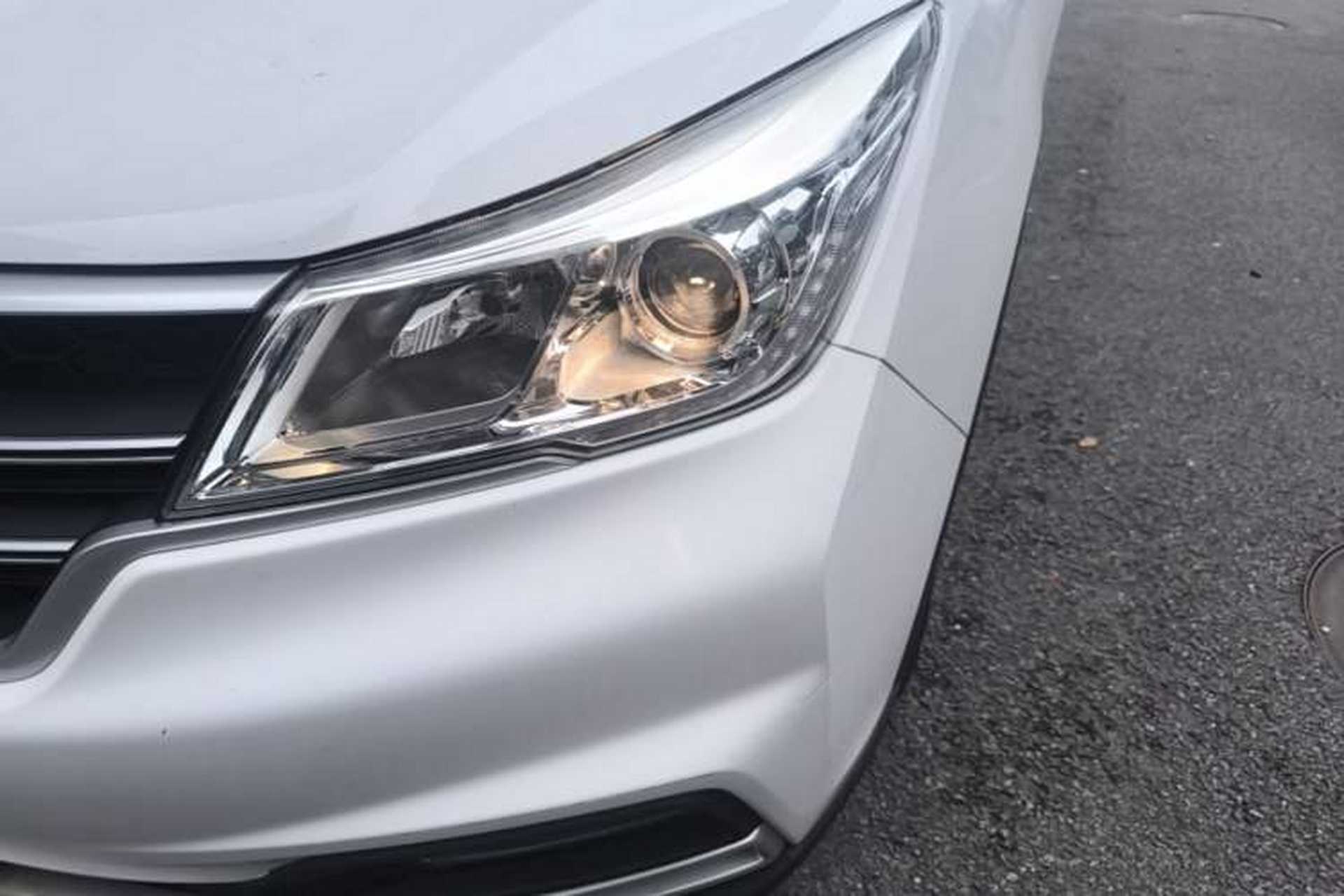 Used Baojun 730 2019 1.5T Manual Fashion Model 7-seater National V Left Front Headlight