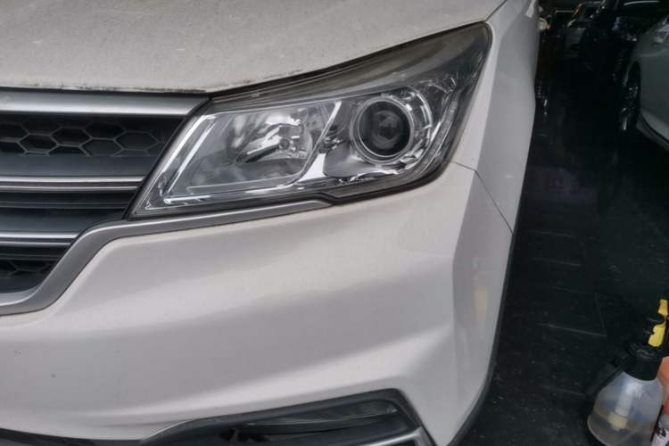 Used Baojun 730 2019 1.5L Manual Fashion Model 7-seater China VI Left Front Headlight