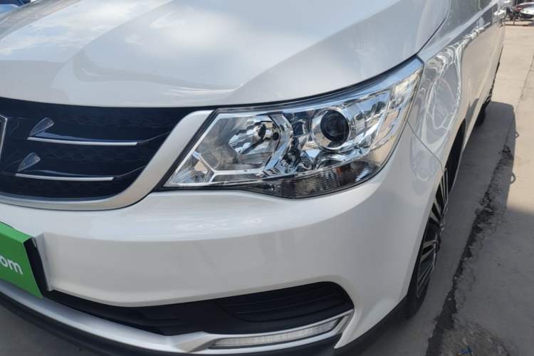 Used Baojun 730 2019 1.5L Manual Value Edition 7 Seats China VI Emission Standard Left Front Headlight