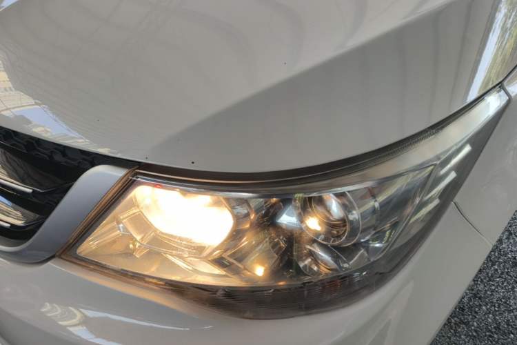 Used Baojun 730 2019 1.5L Manual Value Edition 7 Seats China VI Emission Standard Left Front Headlight