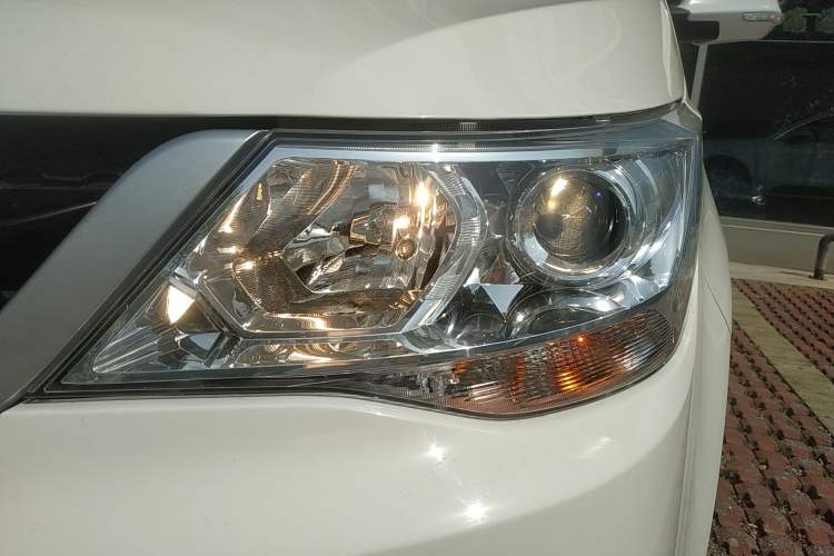 Used Baojun 730 2019 1.5L Manual Value Edition 7 Seats China VI Emission Standard Left Front Headlight