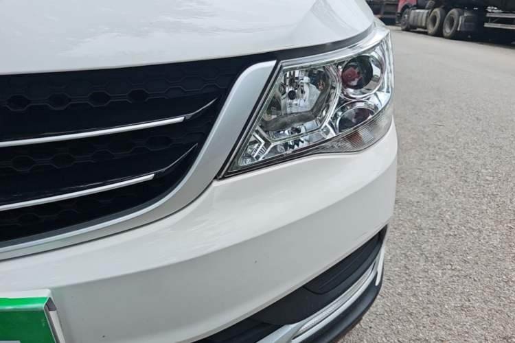 Used Baojun 730 2019 1.5L Manual Value Edition 7 Seats China VI Emission Standard Left Front Headlight