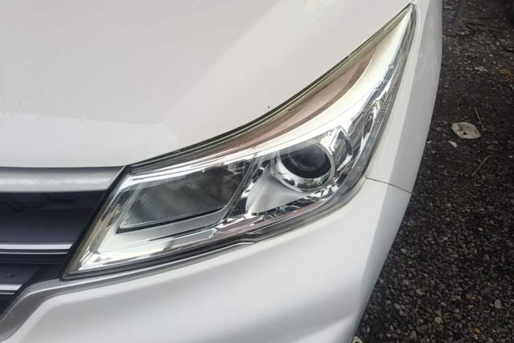 Used Baojun 730 2019 1.5T CVT Fashion Model 7 Seats China VI Emission Standard Left Front Headlight
