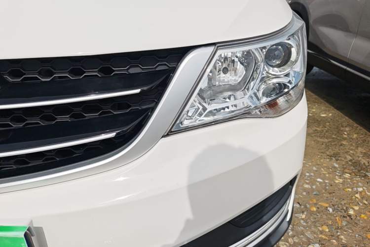 Used Baojun 730 2019 1.5L Manual Value Edition 7 Seats China VI Emission Standard Left Front Headlight