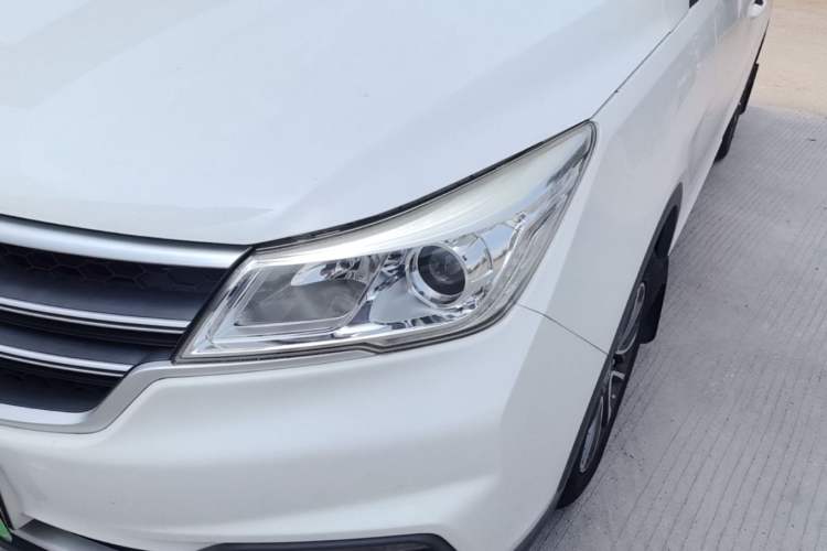 Used Baojun 730 2019 1.5L Manual Fashion Model 7-seater China VI Left Front Headlight