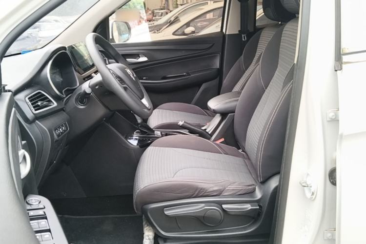 Used Baojun 730 2019 1.5T CVT Fashion Model 7 Seats China VI Emission Standard Left Front Seat